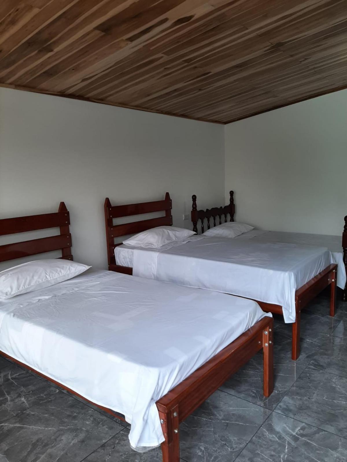 Cabinas El Pilon Rio Celeste 外观 照片
